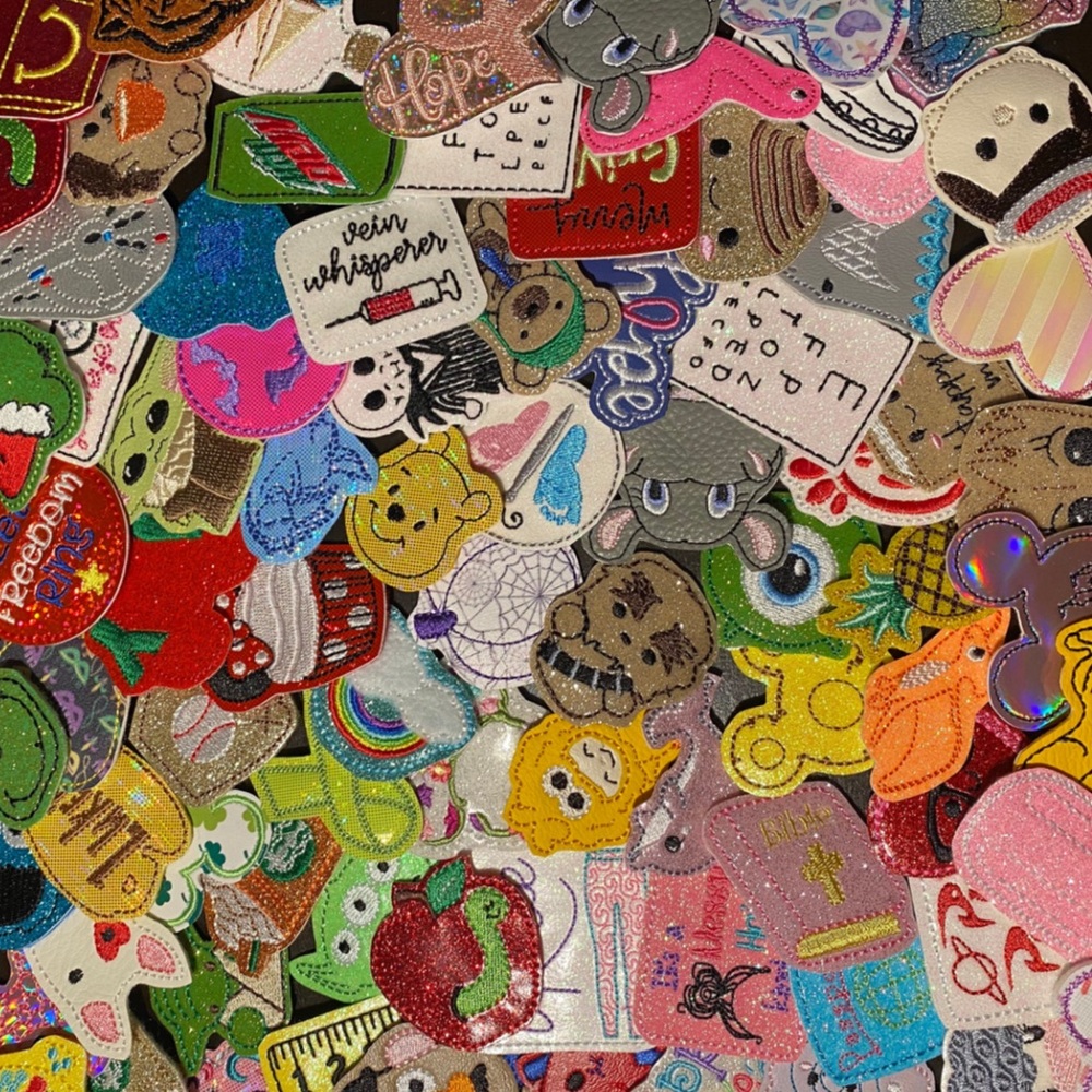 Lot of 100 mixed felties glitter or vinyl crafting Vibrant Embroidered Patch Set